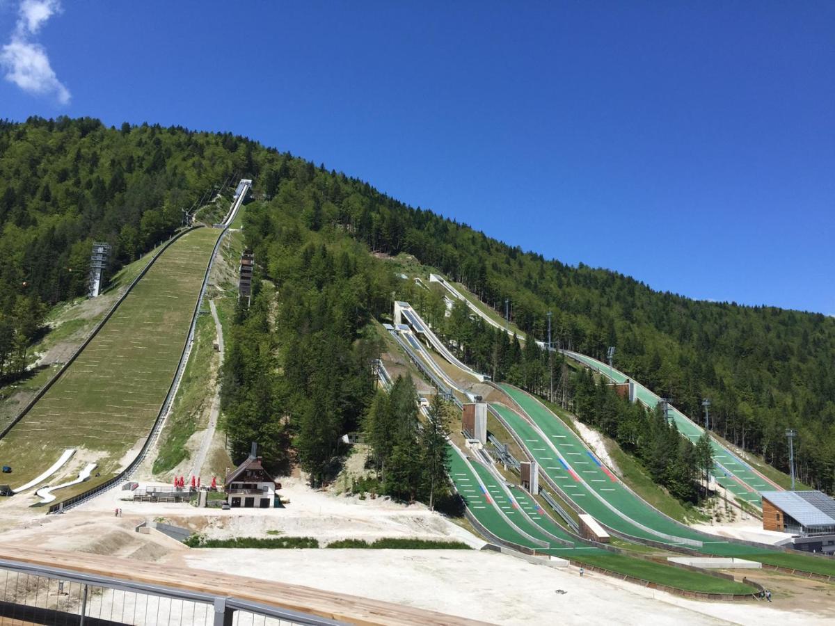 Apartma Gams Kranjska Goraアパートメント エクステリア 写真